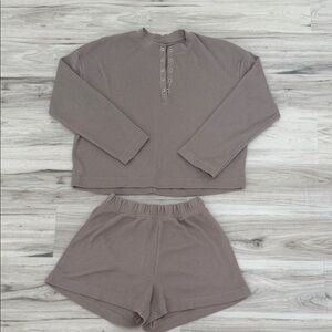 H&M Women's Taupe Waffle Short Lounge Set size Small